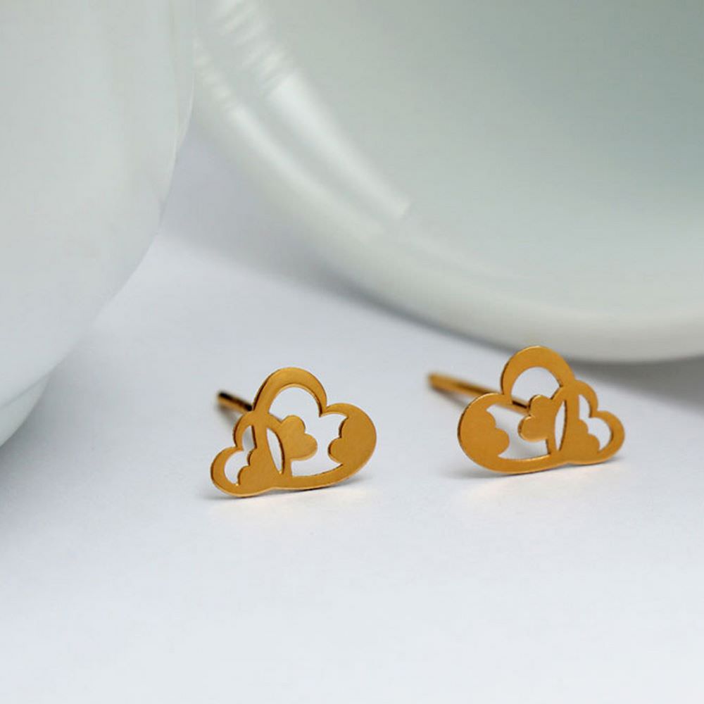 گوشواره طلا 18 عیار زنانه قو طلایی طرح میخی چند قلبی گوشواره طلا 18 عیار زنانه قو طلایی طرح میخی چند قلبی