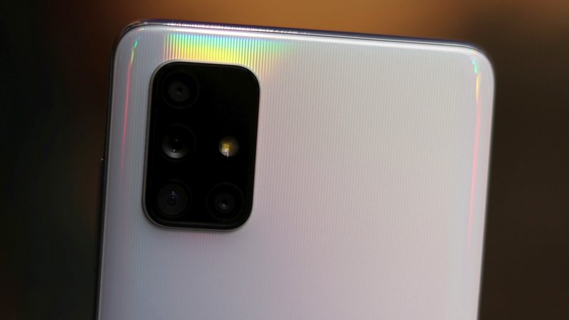 مقایسه دوربین پشتی A71 با A32