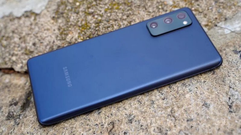 مقایسه سامسونگ S20 FE 5G با وان پلاس نورد 2