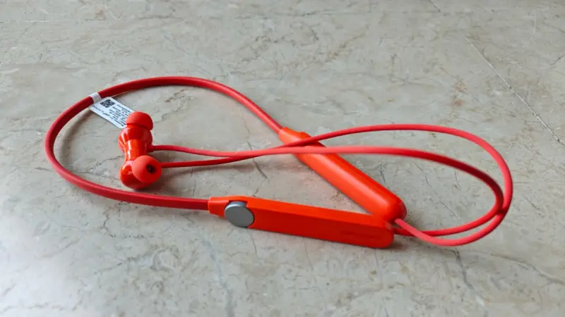 هندزفری بلوتوثی سی ام اف مدل Neckband Pro گردنی